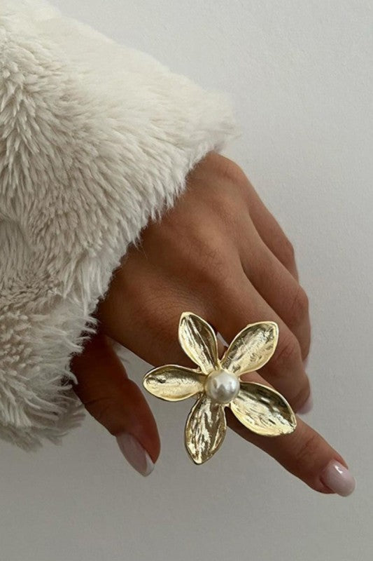 PEARL DAISY RING